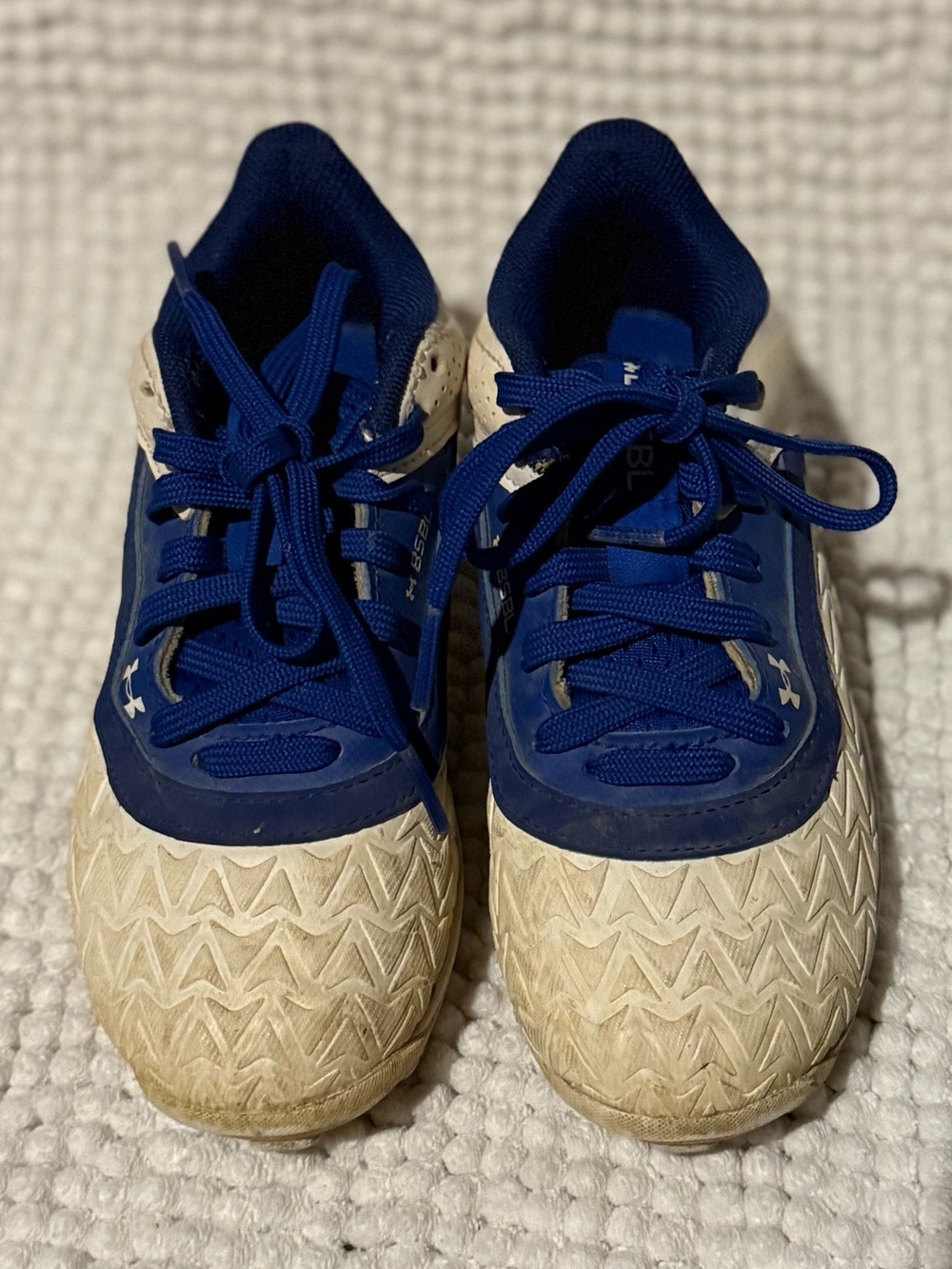 Under Armour Kids Blue and White Athletic Cleats - Baseball